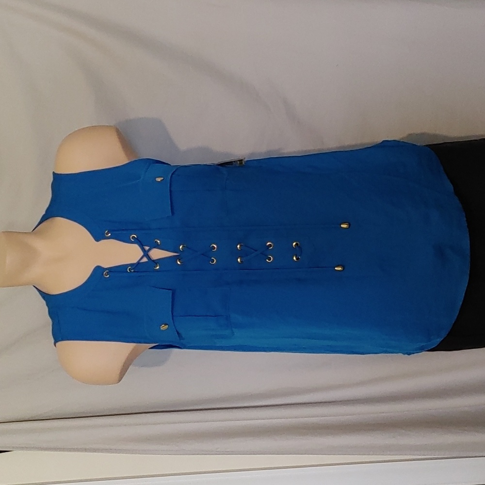 Lightwaight front tie tank top